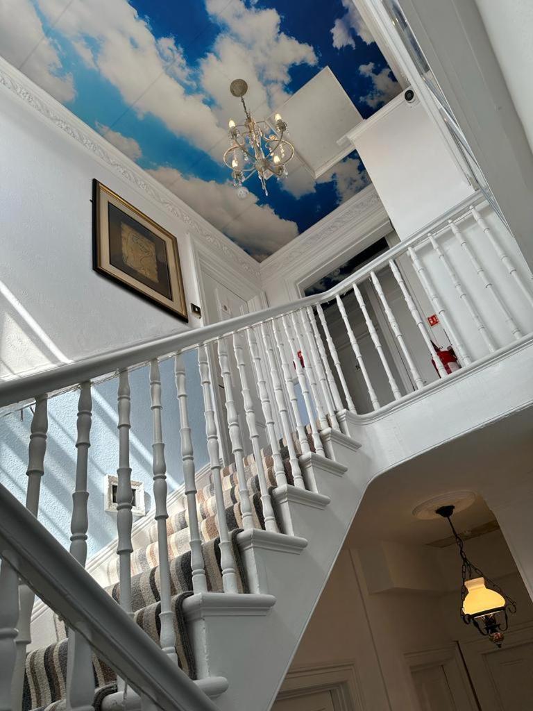 Blue Sky Guest House Brighton Bagian luar foto